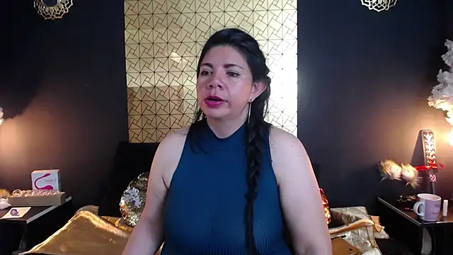Snapshot of kinky_momm chatting on April 2026 09:39:33 PM kinky momm online show from April 2026 09:39:33 PM