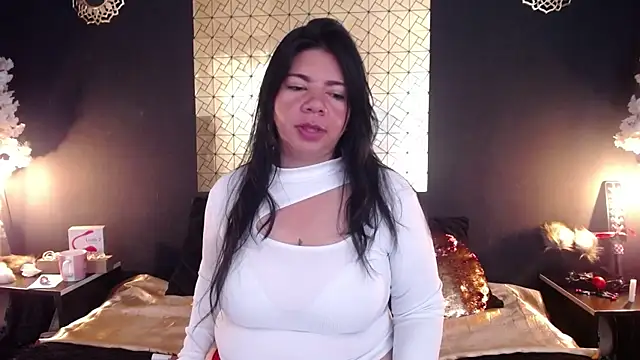 Snapshot of kinky_momm chatting on April 2026 03:26:01 PM kinky momm online show from April 2026 03:26:01 PM