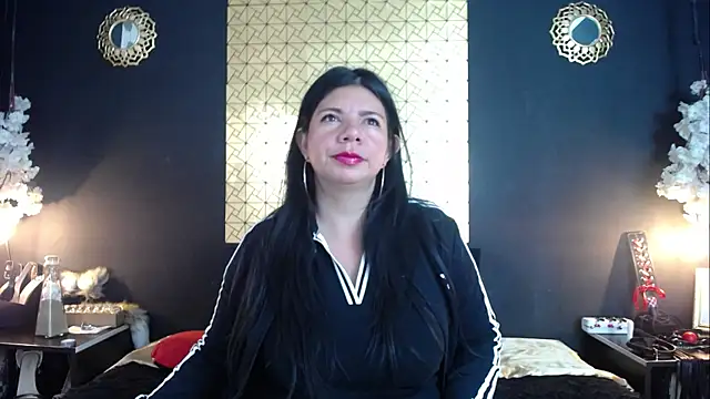 Snapshot of kinky_momm chatting on May 2026 01:52:02 PM kinky momm online show from May 2026 01:52:02 PM