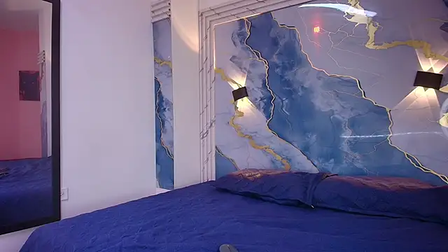 Evelin thompsson online show from September 2025 03:06:02 AM