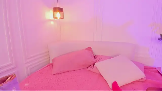 Dafne Hillss online show from February 2026 11:54:02 AM