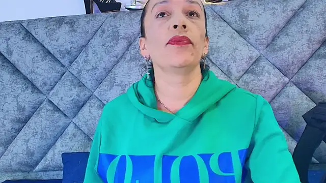 Shantey Laurent online show from November 2025 12:26:01 PM