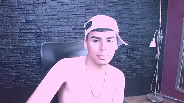 Matthewlodge online show from December 2025 04:55:02 PM