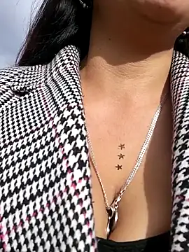 Misshot 01 online show from October 2025 08:50:02 PM