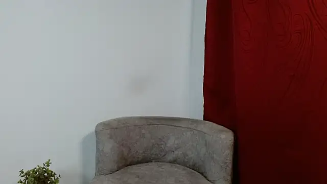 adriel escalante online show from September 2025 02:25:01 AM