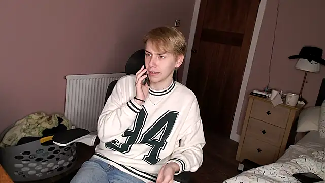 Snapshot of scottishtwink01 chatting on September 2025 12:52:01 PM scottishtwink01 online show from September 2025 12:52:01 PM