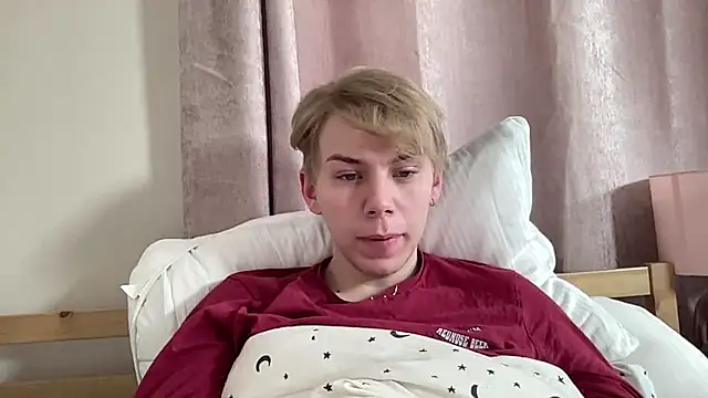 Snapshot of scottishtwink01 chatting on September 2025 12:43:01 PM scottishtwink01 online show from September 2025 12:43:01 PM