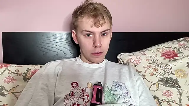 Snapshot of scottishtwink01 chatting on October 2025 11:09:02 AM scottishtwink01 online show from October 2025 11:09:02 AM