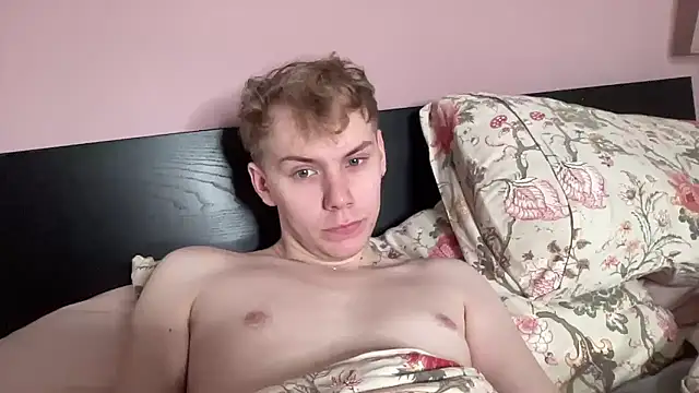Snapshot of scottishtwink01 chatting on October 2025 01:22:02 PM scottishtwink01 online show from October 2025 01:22:02 PM