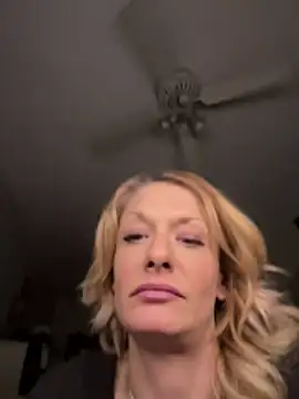 Snapshot of Daphneflor chatting on June 2026 09:12:01 AM Daphneflor online show from June 2026 09:12:01 AM