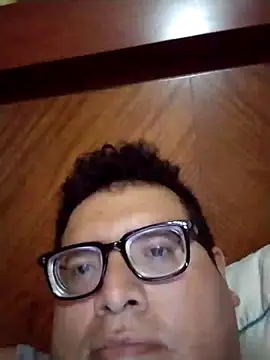 Santiagoqro85 online show from October 2025 12:36:02 PM