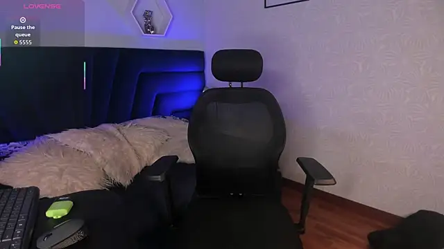 Snapshot of artemis_nyx chatting on November 2025 08:30:02 PM artemis nyx online show from November 2025 08:30:02 PM