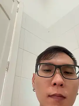 Snapshot of samuelcher chatting on October 2025 05:10:01 PM samuelcher online show from October 2025 05:10:01 PM