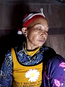 -Xuka-200 online show from December 2025 01:39:02 PM