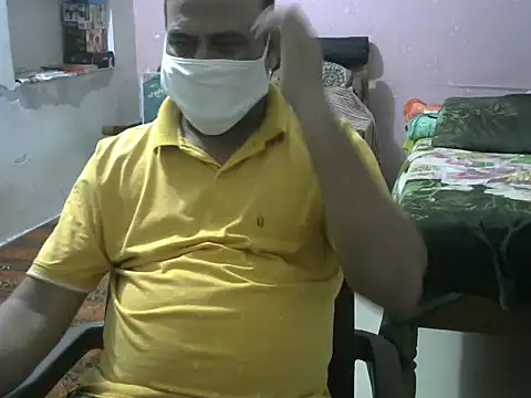 Snapshot of Famit025 chatting on February 2026 06:03:02 PM Famit025 online show from February 2026 06:03:02 PM