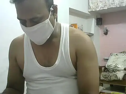 Snapshot of Famit025 chatting on April 2026 06:57:01 PM Famit025 online show from April 2026 06:57:01 PM