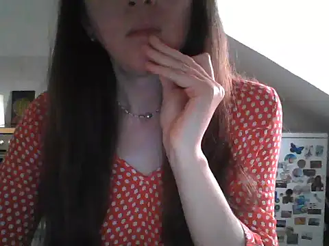 Snapshot of Valessya chatting on May 2026 06:35:02 PM Valessya online show from May 2026 06:35:02 PM