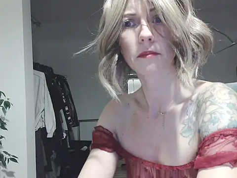 MadMadelin online show from September 2025 01:07:01 AM