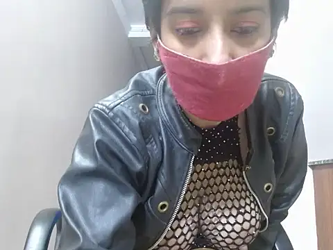 Snapshot of suzen_night chatting on December 2025 05:10:02 PM suzen night online show from December 2025 05:10:02 PM