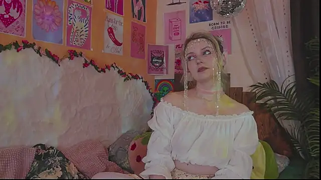 Charming winky online show from April 2026 06:39:01 PM