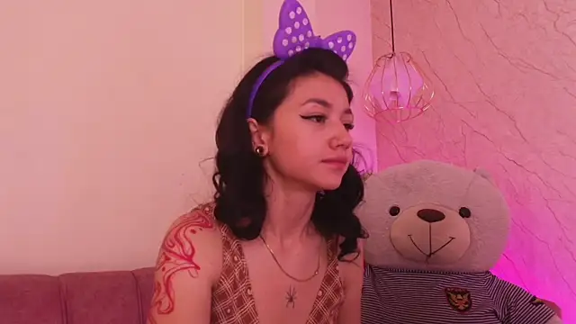 april bennett online show from November 2025 12:15:02 PM