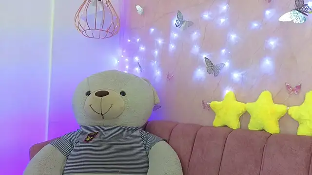 april bennett online show from December 2025 12:43:02 PM