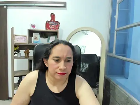 Snapshot of LeilaSmith_ chatting on October 2025 12:03:02 PM LeilaSmith online show from October 2025 12:03:02 PM