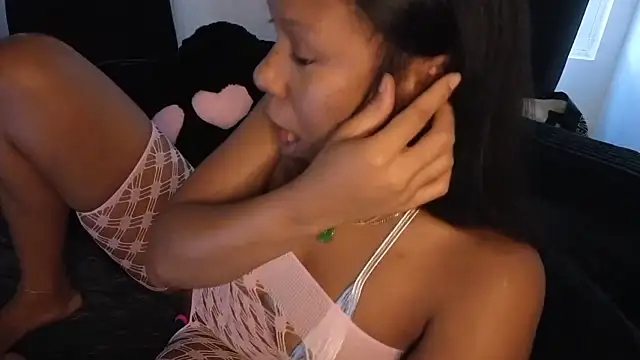 Snapshot of __suki chatting on September 2025 10:42:01 PM suki online show from September 2025 10:42:01 PM