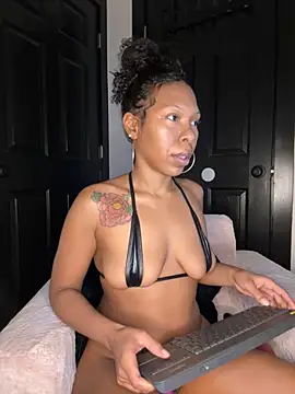 Snapshot of __suki chatting on November 2025 06:18:02 PM suki online show from November 2025 06:18:02 PM