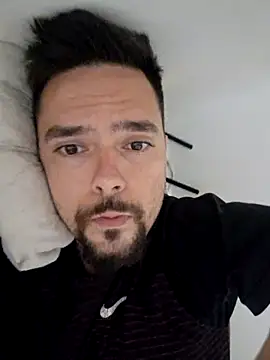 Snapshot of Arthur_Rj_21 chatting on October 2025 10:44:02 PM Arthur Rj 21 online show from October 2025 10:44:02 PM