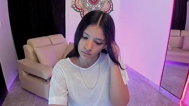 Snapshot of Candy_fox_19 chatting on March 2026 02:21:02 PM Candy fox 19 online show from March 2026 02:21:02 PM