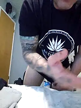 Snapshot of maxelbueno chatting on September 2025 09:37:01 PM maxelbueno online show from September 2025 09:37:01 PM