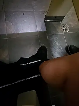 Snapshot of maxelbueno chatting on September 2025 09:53:01 PM maxelbueno online show from September 2025 09:53:01 PM