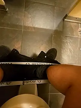 Snapshot of maxelbueno chatting on October 2025 08:53:02 PM maxelbueno online show from October 2025 08:53:02 PM