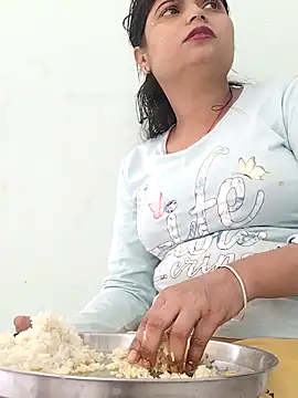 Hot-Pooja25 online show from March 2026 05:55:02 AM