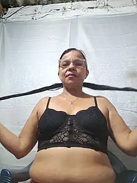 Snapshot of Lucerito-Hot chatting on April 2026 01:11:01 PM Lucerito-Hot online show from April 2026 01:11:01 PM