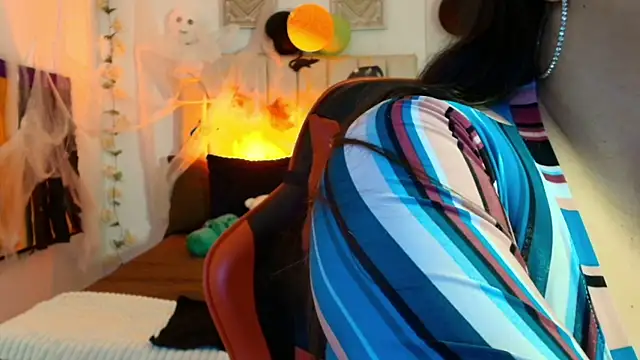 crazy b00bs online show from October 2025 02:18:02 PM