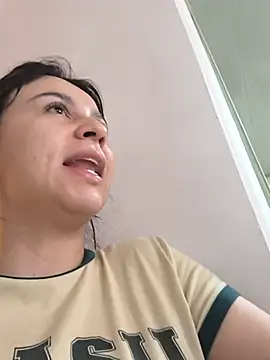 Daniela-rosee online show from July 2026 04:00:02 PM