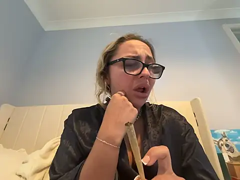 petitelucyXoxx online show from June 2026 05:55:02 PM
