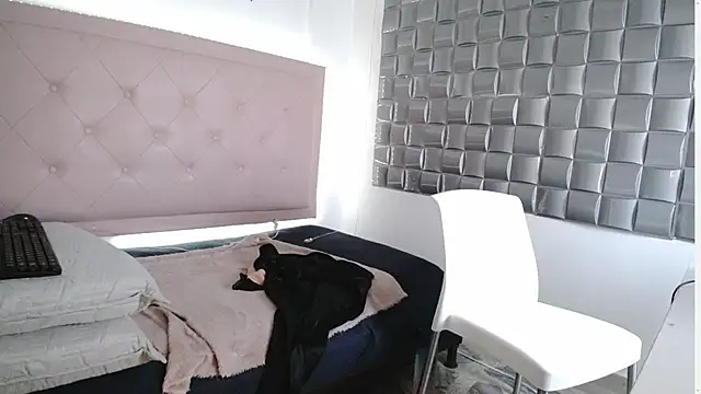 Dulce  Lovee online show from October 2025 11:29:02 AM