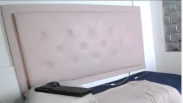 Dulce  Lovee online show from October 2025 09:37:01 PM