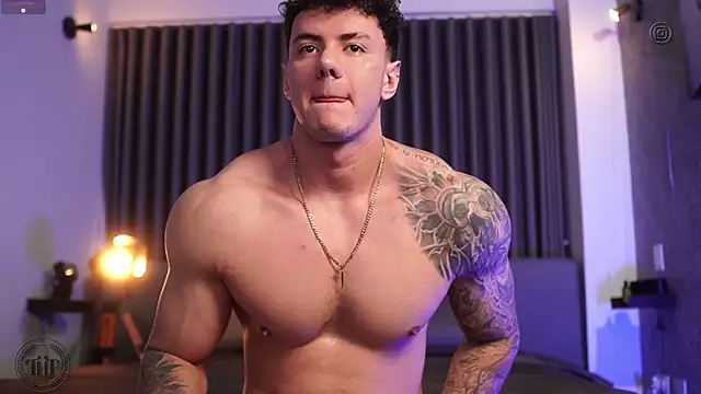 Thomas Falcon online show from October 2025 10:32:02 PM