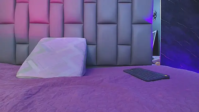 kissme luna online show from September 2025 07:06:02 PM