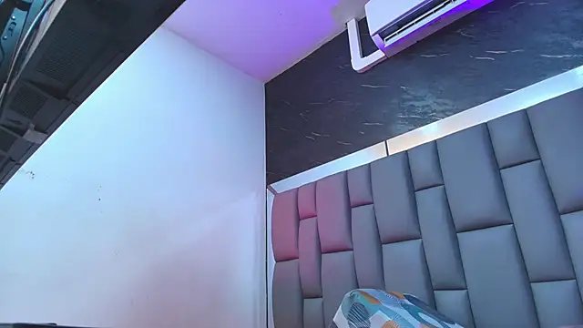 kissme luna online show from October 2025 07:11:01 PM