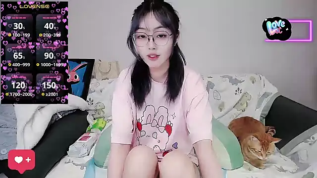 baby-yaya20 online show from October 2025 12:44:01 AM