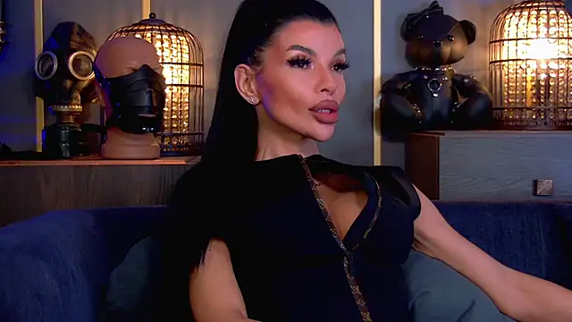 Snapshot of EleniaDevons chatting on April 2026 01:03:02 PM EleniaDevons online show from April 2026 01:03:02 PM