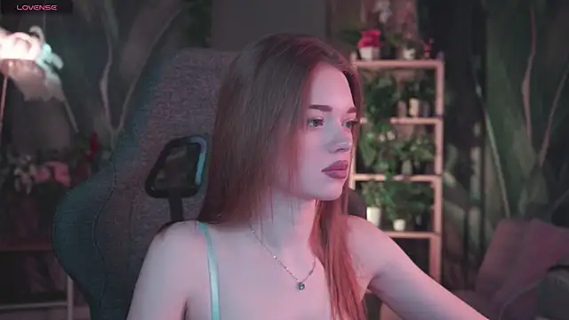 Snapshot of FlexyFox chatting on April 2026 07:09:02 AM FlexyFox online show from April 2026 07:09:02 AM