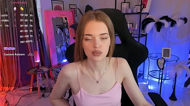 Snapshot of FlexyFox chatting on April 2026 02:53:02 PM FlexyFox online show from April 2026 02:53:02 PM