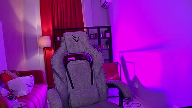 FlexyFox online show from June 2026 04:28:02 PM