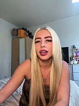 Snapshot of BlondeBetty chatting on April 2026 11:05:02 AM BlondeBetty online show from April 2026 11:05:02 AM